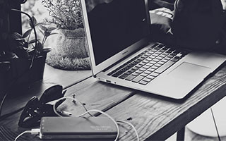 半岛体育在线登录-中国游泳名将再度夺金，创出佳绩