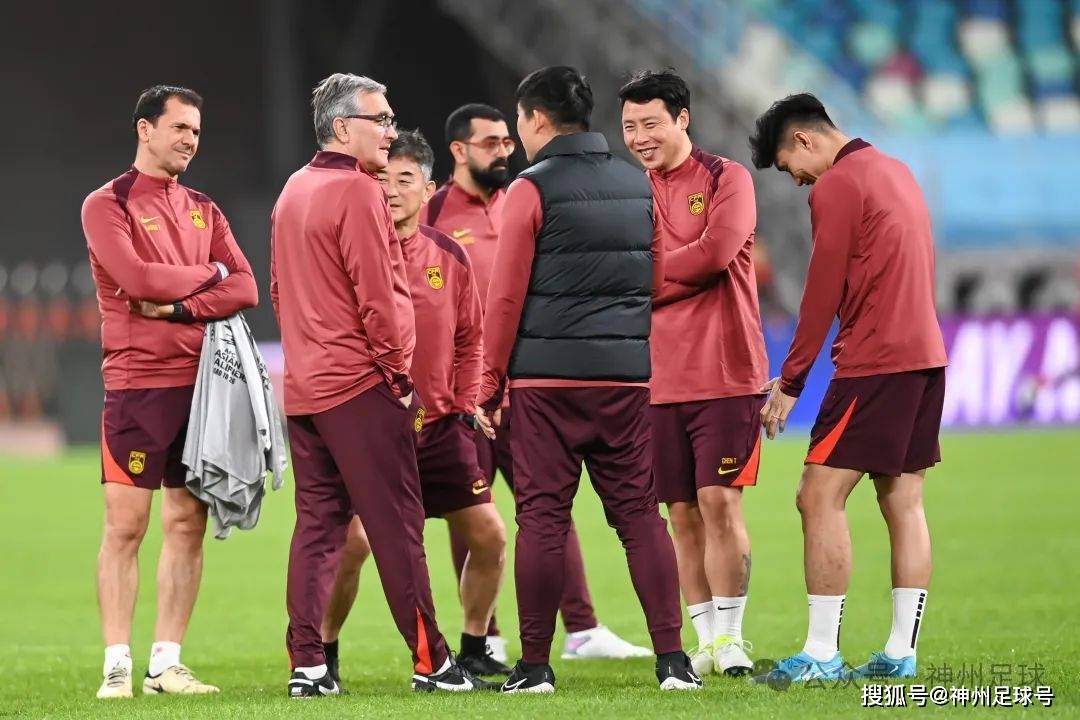 半岛体育人登录入口-包含足球热潮持续升温，球员们展现实力的词条