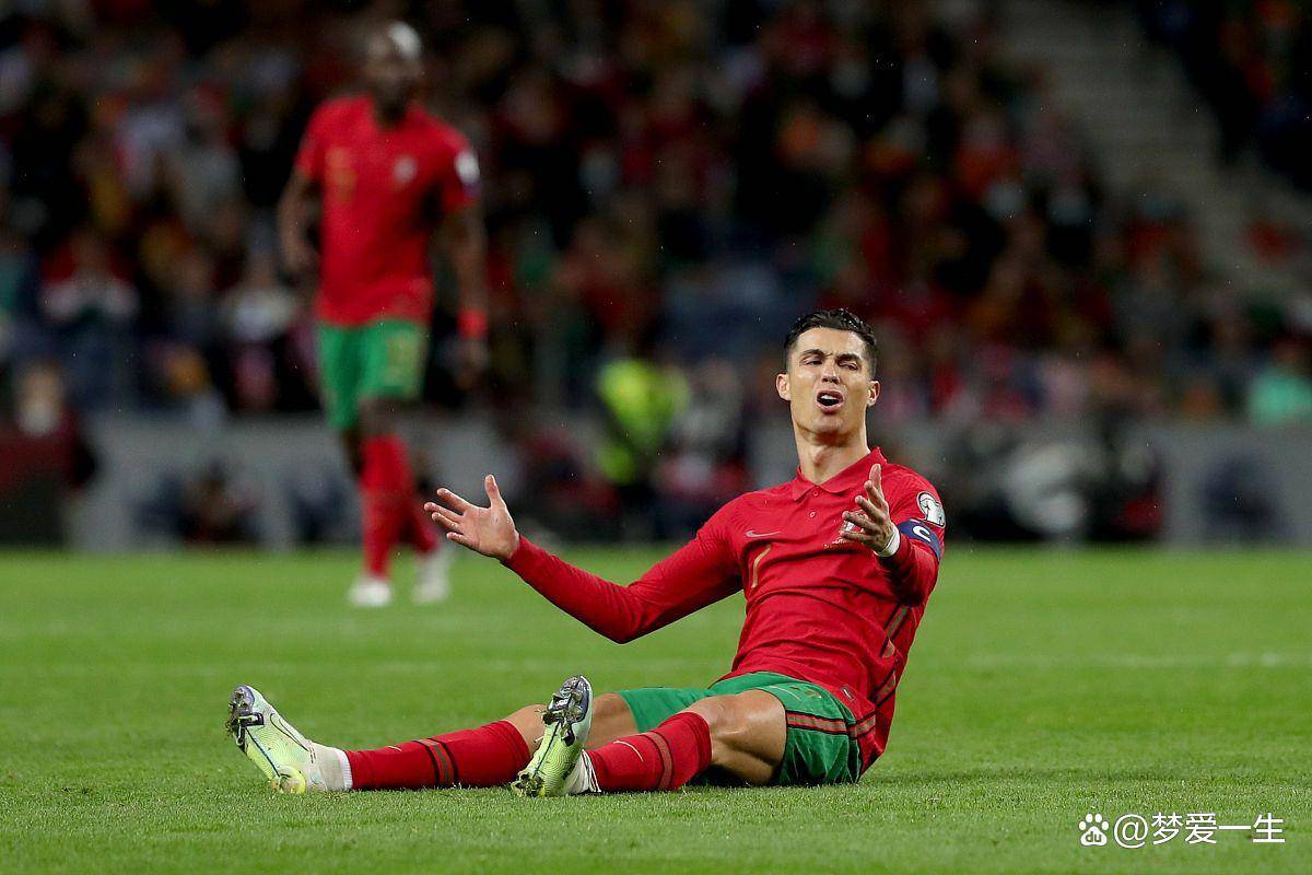 半岛综合体育官网入口-葡萄牙大胜捷克，卫冕欧洲冠军状态回暖