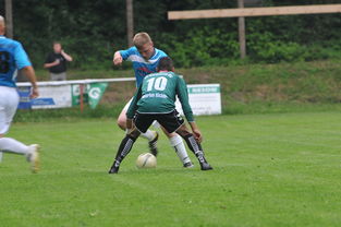 半岛体育app安装-曼联多线作战阵容调整，保证体能充沛